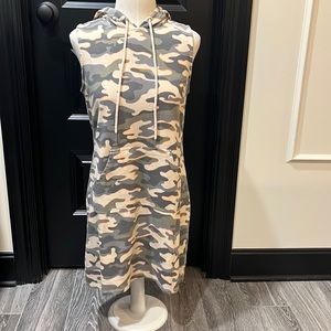 Material Girl sleeves army print dress with front pocket  and hood M